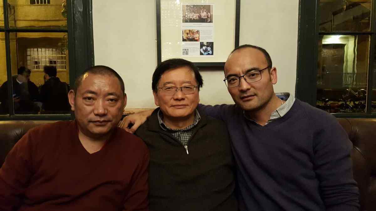 བཀུར་འོས་དགེ་རྒན་ཚེ་རིང་དོན་གྲུབ་ལགས་ལ་མྱ་ངན་ཞུ།